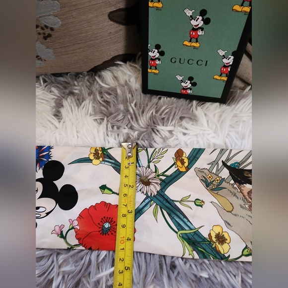 Gucci x Disney Limited edition Mickey Mouse silk twill scarf - Picture 6 of 12